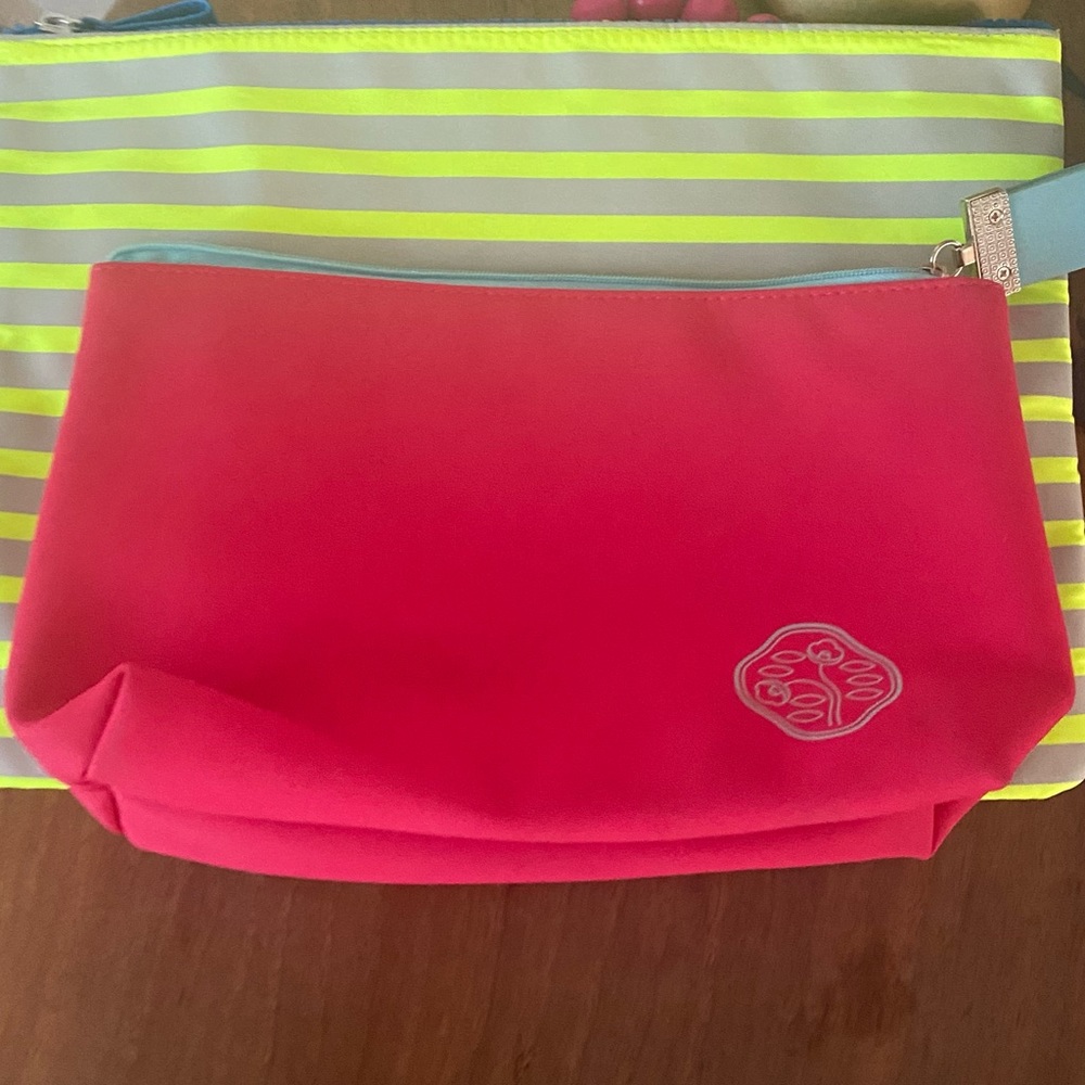 Beautiful cosmetic bag. Brand New!!!